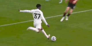 开云体育app-滕哈赫回应曼联防守差：有些球员很年轻，缺乏经验