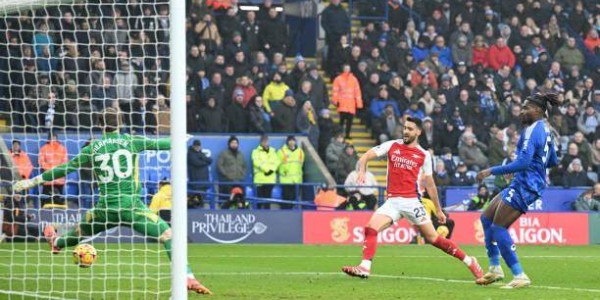 kaiyun·(中国)官方网站-谁说枪手没中锋？替补梅开梅中锋！