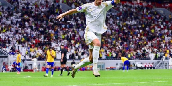 3场5球，C罗第13次单年进球超40，进完倒勾又献佳作