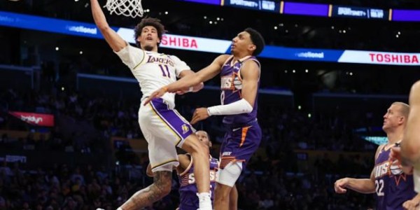 高效19分解放东契奇！湖人神塔复出激活球队攻防